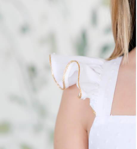 Vestido niña plumeti detalle dorado  | Aiana Larocca