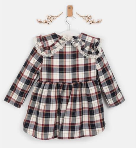 Vestido niña a cuadros detalle puntilla de Blanca Valiente | Aiana Larocca