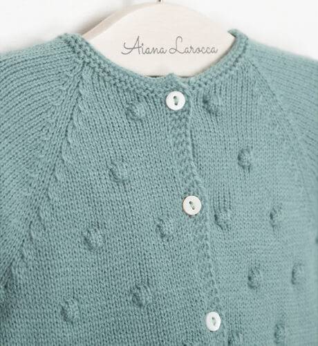 Chaqueta bebé larga verde empolvado de Micolino | Aiana Larocca