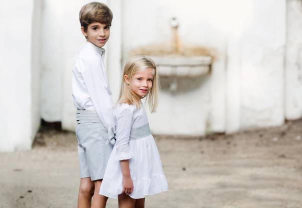 Conjunto niño ceremonia pantalón gris camisa blanca | Aiana Larocca